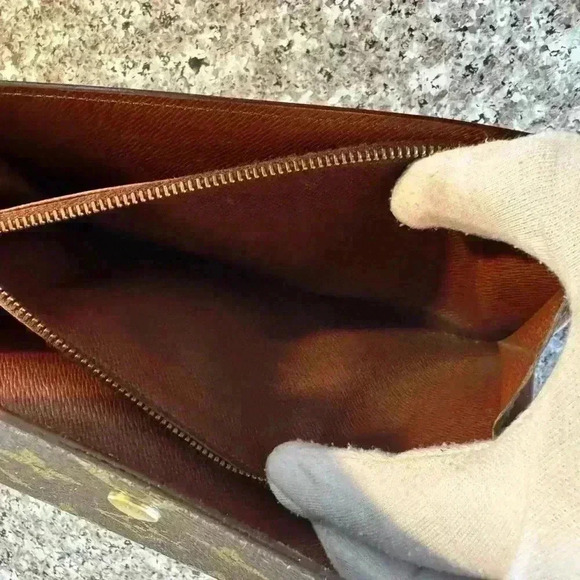 Louis Vuitton Monogram Portefeiulle
Sarah Long Bifold Wallet authentic - Picture 17 of 17